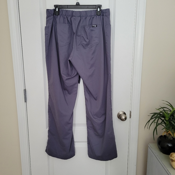 Grey's Anatomy Large Grey Scrub Set - Picture 5 of 6